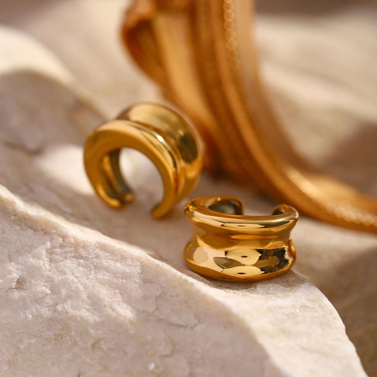 Rustfrit stål Minimalistisk C-form Moon-bøj øreclips 18k belagt anti-allergisk stilfuldt frit temperament charme Bijoux smykker