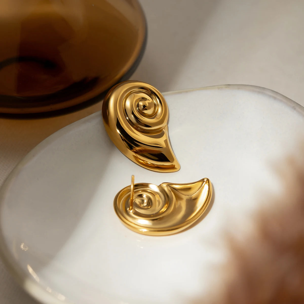 Charm Puffs Design 18K Stainless Steel Metal Rust Proof Conch Spiral Shape Earrings Waterproof Jewelry Aretes Women