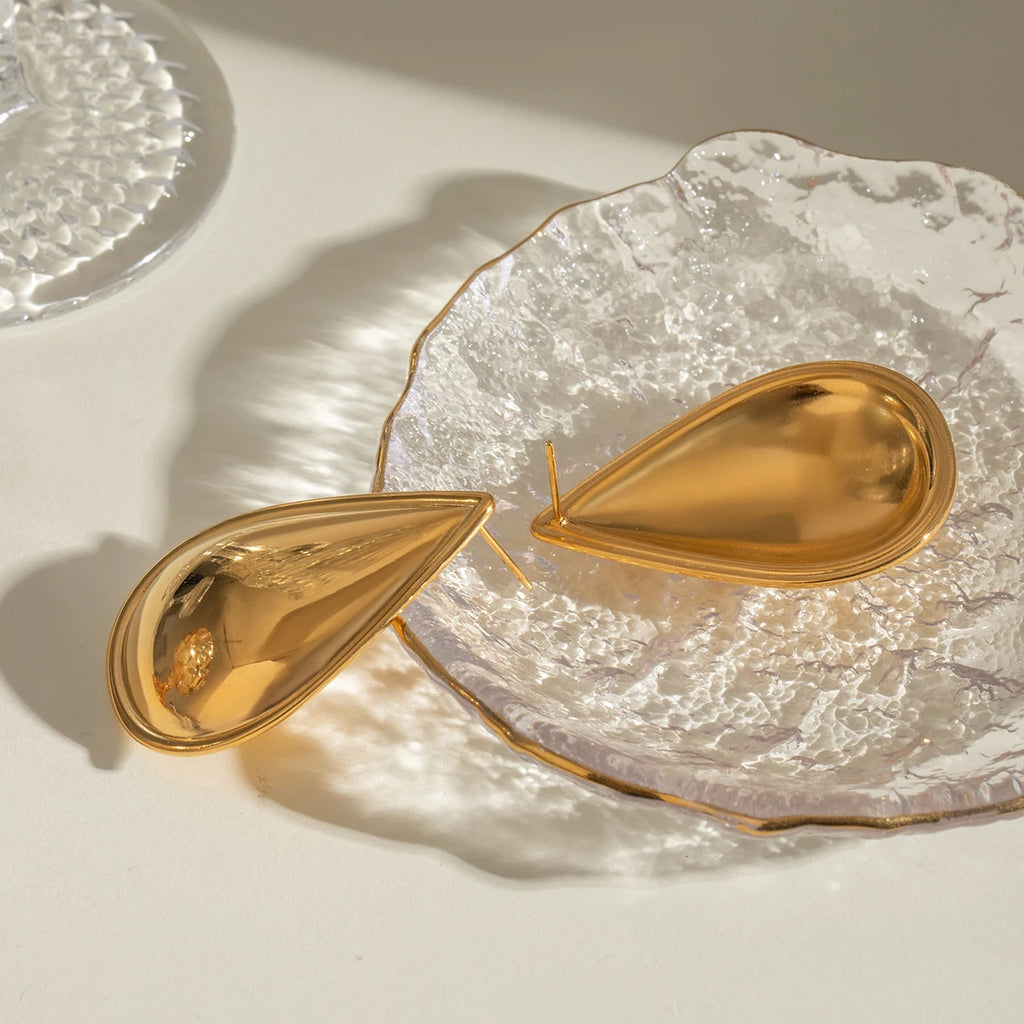 18K vergoldeter Edelstahl modische Wassertropfenförmige konvexe schlichte Ohrringe für Frauen romantische Charms Metall täglicher Schmuck