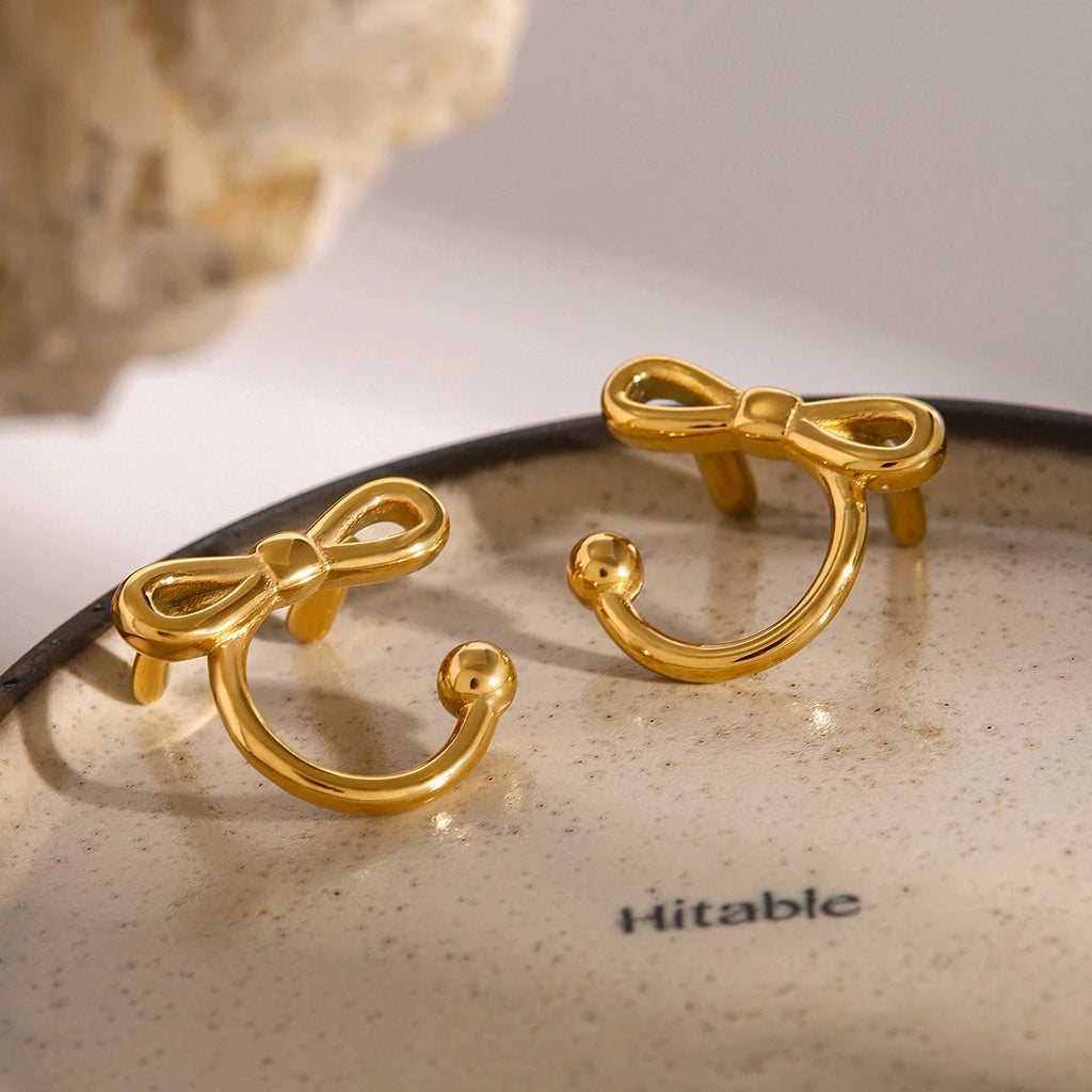 Minimaliste plaqué or 18 carats léger confortable clip d'oreille en forme de nœud papillon osseux pour femmes charme acier inoxydable étanche bijoux individualistes