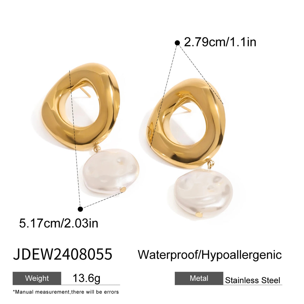 18K vergoldete Edelstahl-Imitationsmuschelperlen Hohle runde Anhängerohrringe Zarte wasserfeste tägliche Schmuckstücke