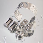 Low Key Luxe Roestvrij Staal Adembenemend Reflecterende Afwerking Oorbel Zilverkleurige Textuur Vrouwen Dagelijks Draagcadeau