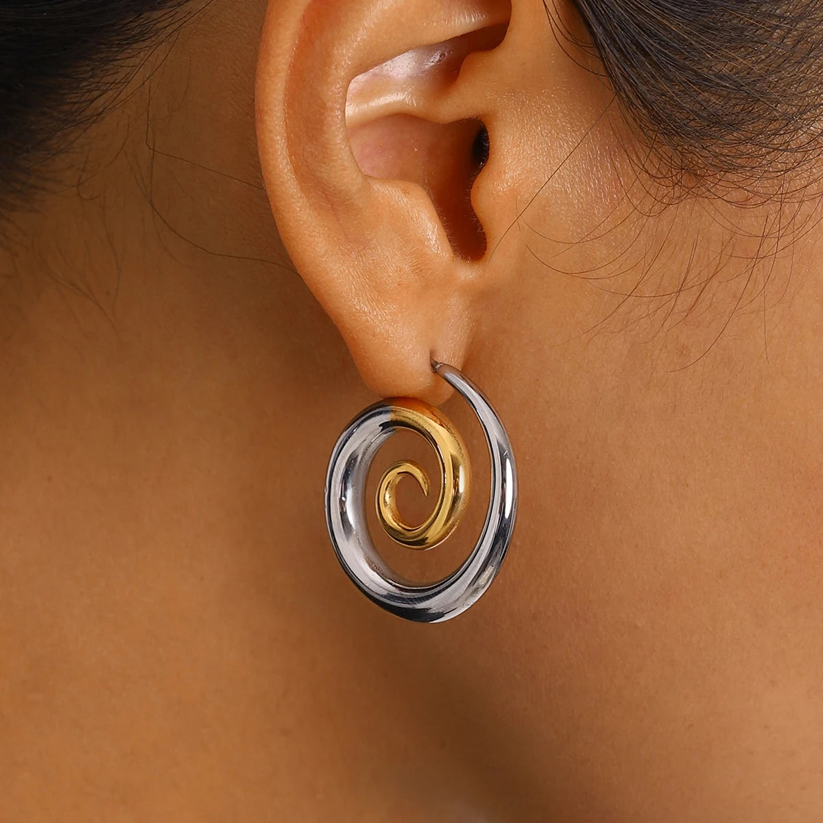 18K vergoldete gold-silberfarbene, farblich abgesetzte, ausgefallene Persönlichkeit, einfache drehbare, kreative Ohrringe für Frauen, anti-allergisch, Gala-Geschenk