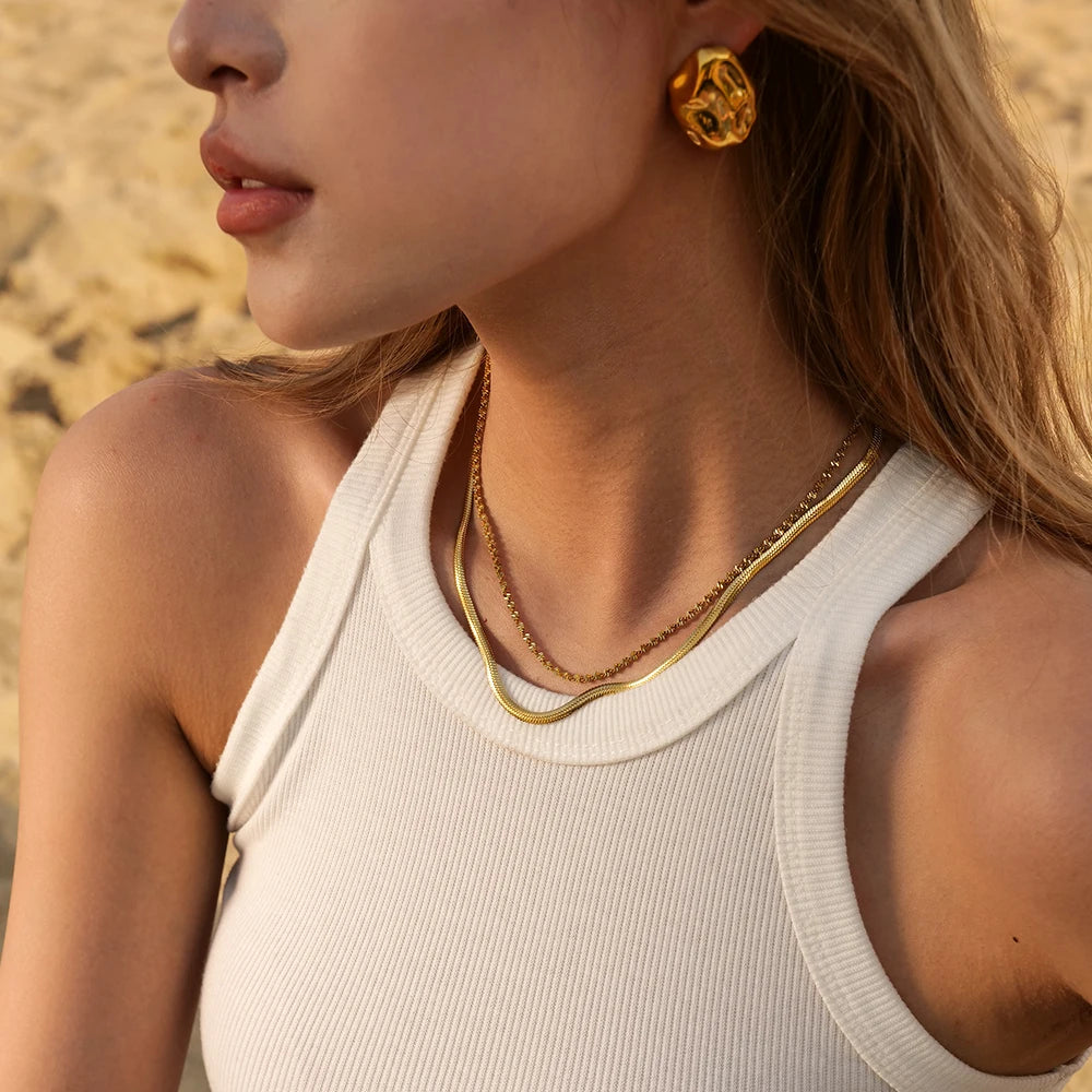 18K vergoldeter Edelstahl wasserdicht Lavatextur konkave Ohrring-Ring-Kombination Statement-Schmuck Frauen Party Geschenk