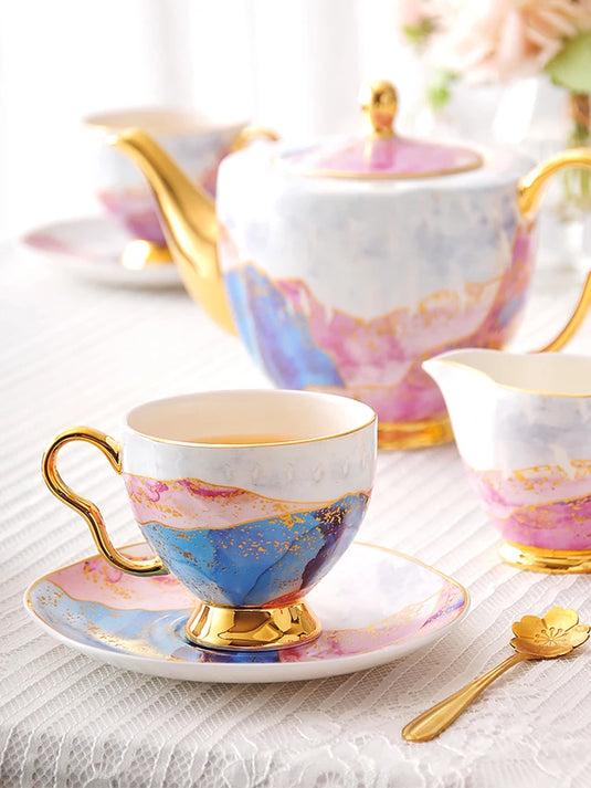 DAISY Ensemble élégant de tasses à café et soucoupes européennes – Luxueuse porcelaine tendre, style rétro avec motifs en marbre et accents dorés pour un thé ou un café exquis de l'après-midi