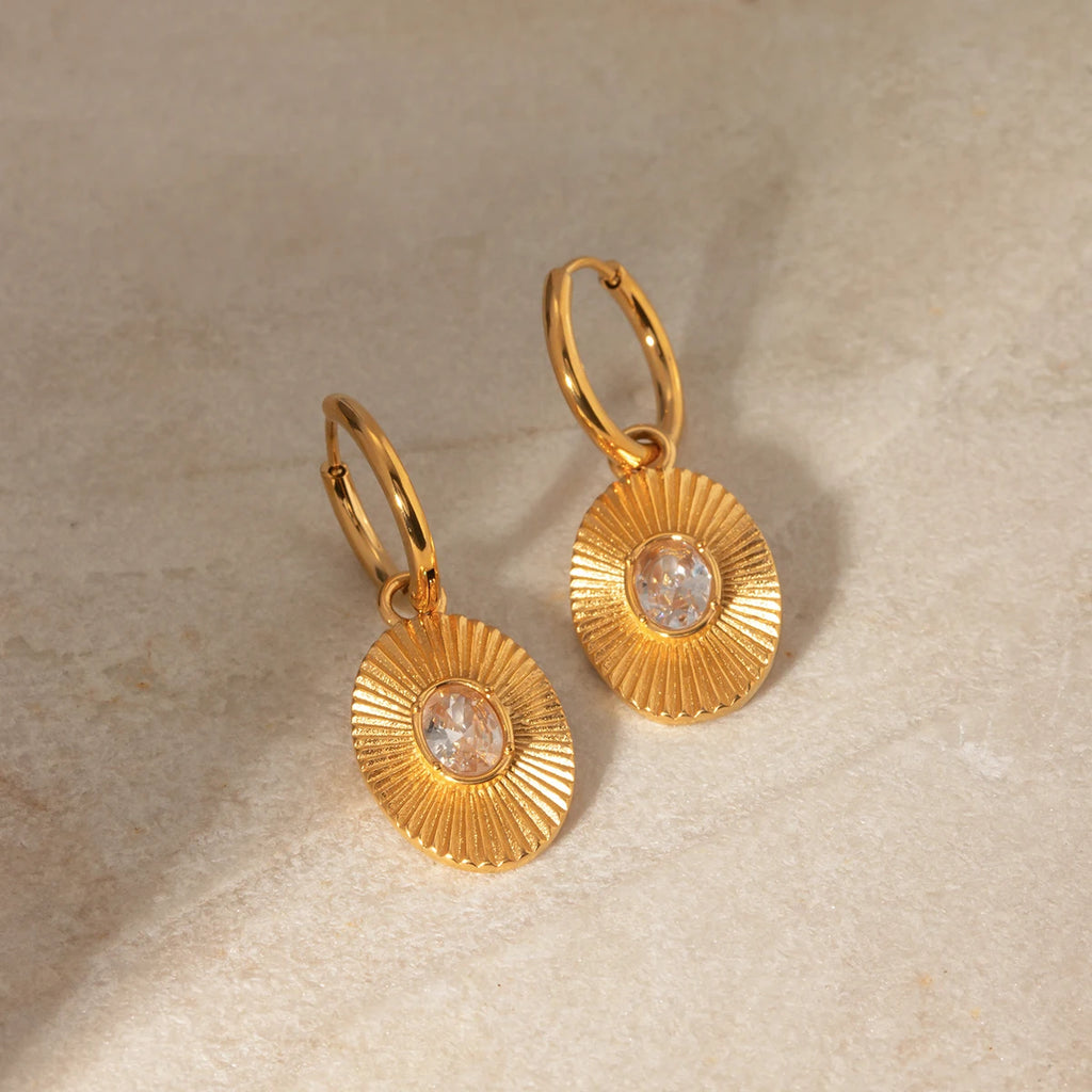 Brincos de Pingente Oval Minimalista em Aço Inoxidável Banhado a Ouro 18K com Incrustação de Diamante Branco à Prova d'Água Personalidade Antiferrugem Joias