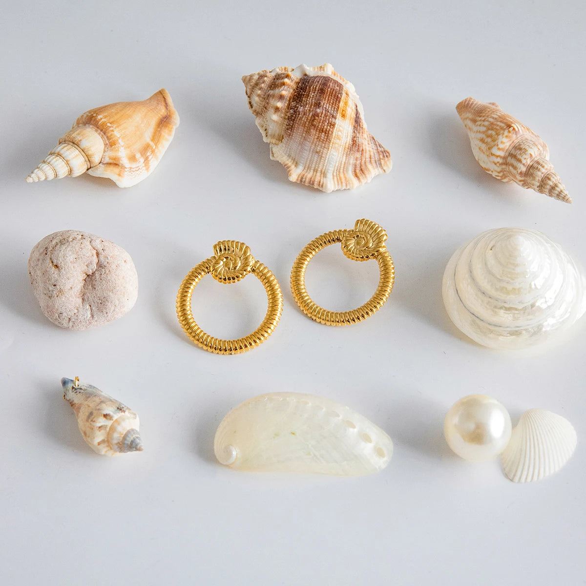 Stainless Steel 18k Gold Plated Vintage Round Small Threaded Conch Earrings Waterproof Fashion Charm Jewelry Party