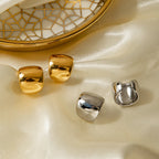 2023 Ny minimalistisk rustfrit stål 18K forgyldt glat øreclips Anløbssikker lette luksus øresmykker til kvinder