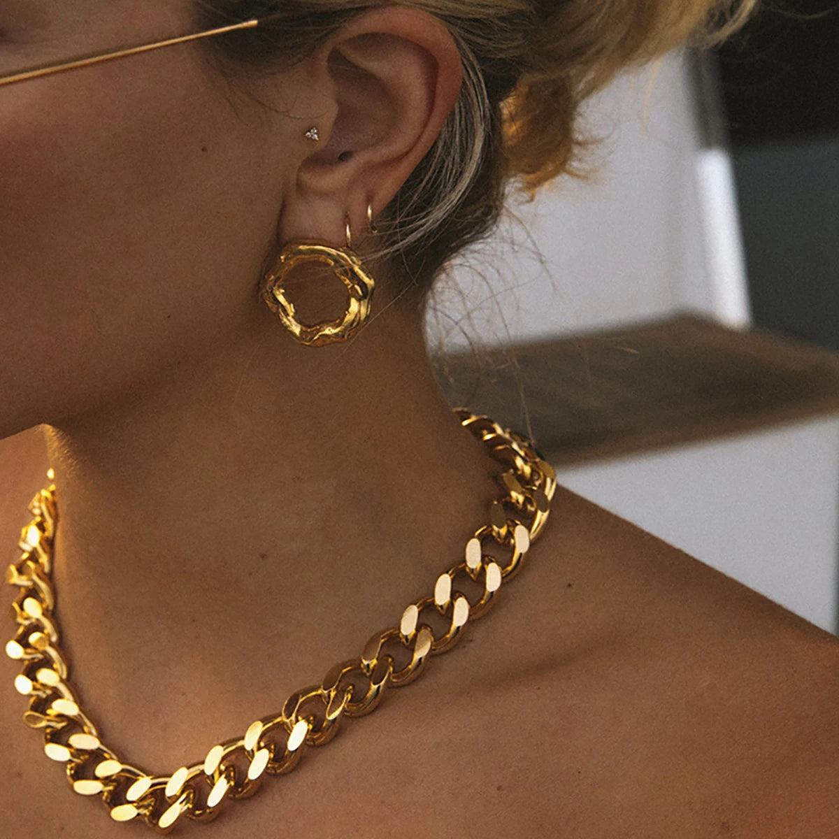 Hollow Design Lava Textured Stud øreringe til kvinder rustfrit stål vandtæt smykker feriegave