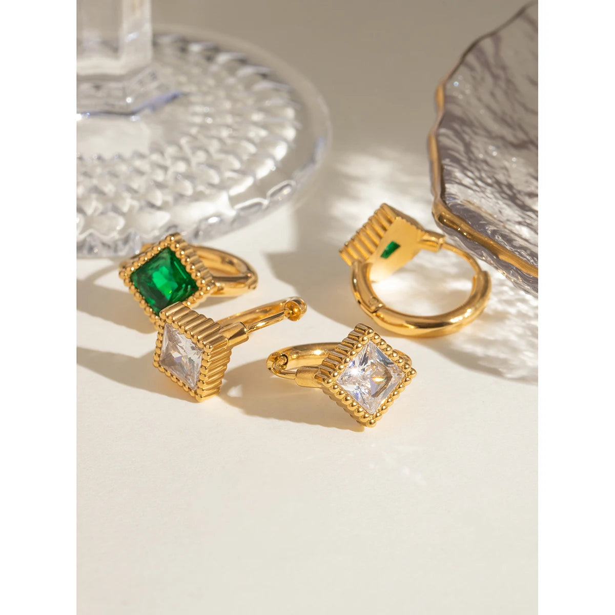 Pendientes de botón cuadrados acanalados de circonia blanca de acero inoxidable 18K Accesorios para mujeres Antialérgicos Joyería de declaración Accesorios