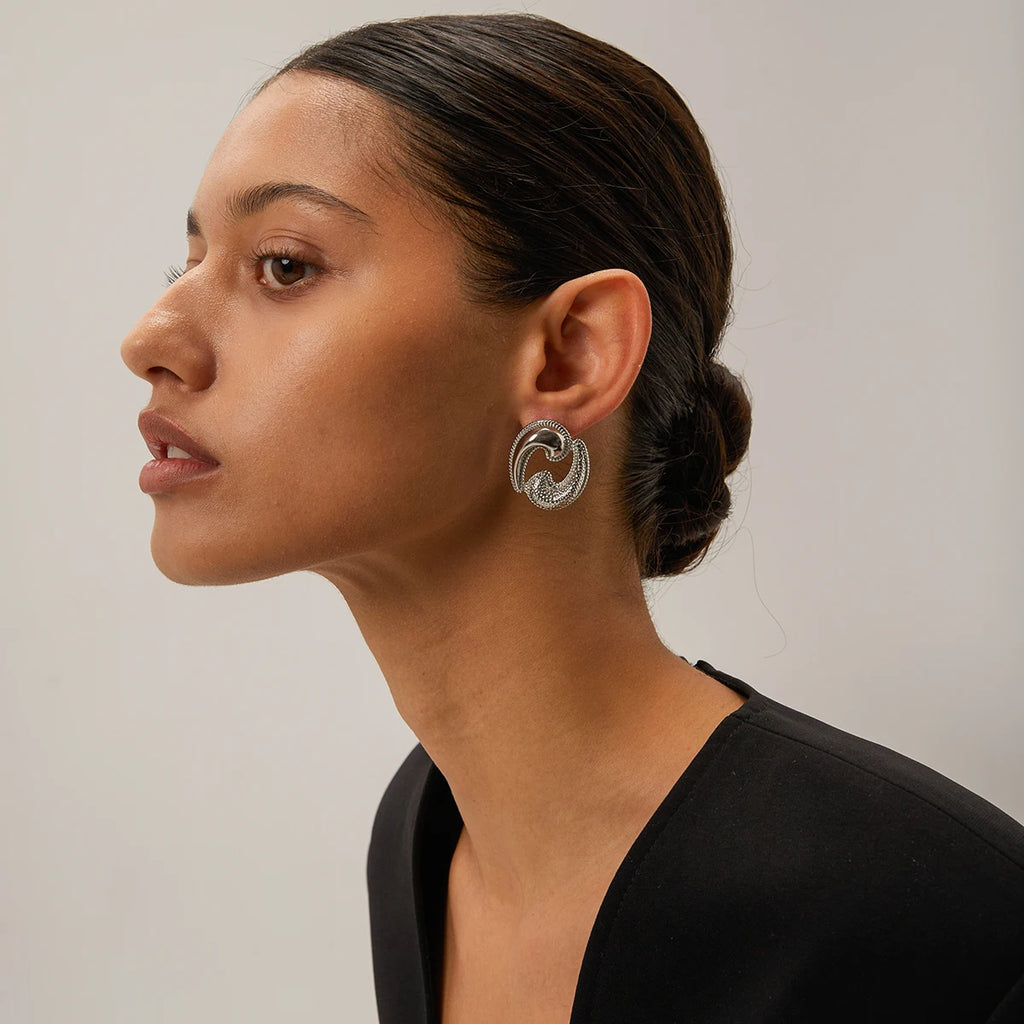 Kreativ 18K vandtæt rustfrit stål Chic modestuds geometriske øreringe Guldbelagte charme kvinder elegante smykker