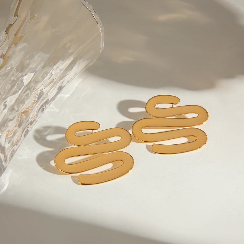 Minimalist 18k Gold Plated Serpentine S Shaped Smooth Earrings Stainless Steel Women Exquisite Jewelry Bijoux Femme