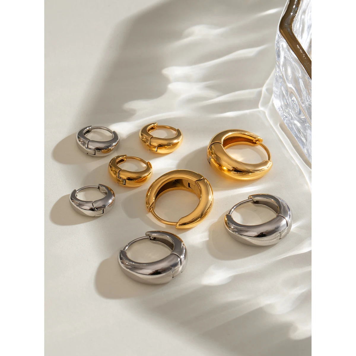 18K Gold Plated Stainless Steel Big Smooth Ear Buckle Women Metal Waterproof Fashion Charm Daily Jewelry Gift