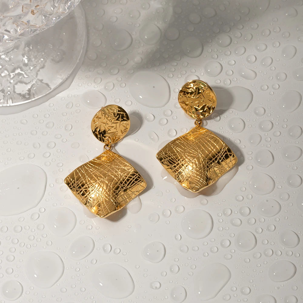 Rustfrit stål Design Vandtæt 18K forgyldt Plicated Scratch Pendant Overdrevne øreringe til kvinder pletter gratis smykker