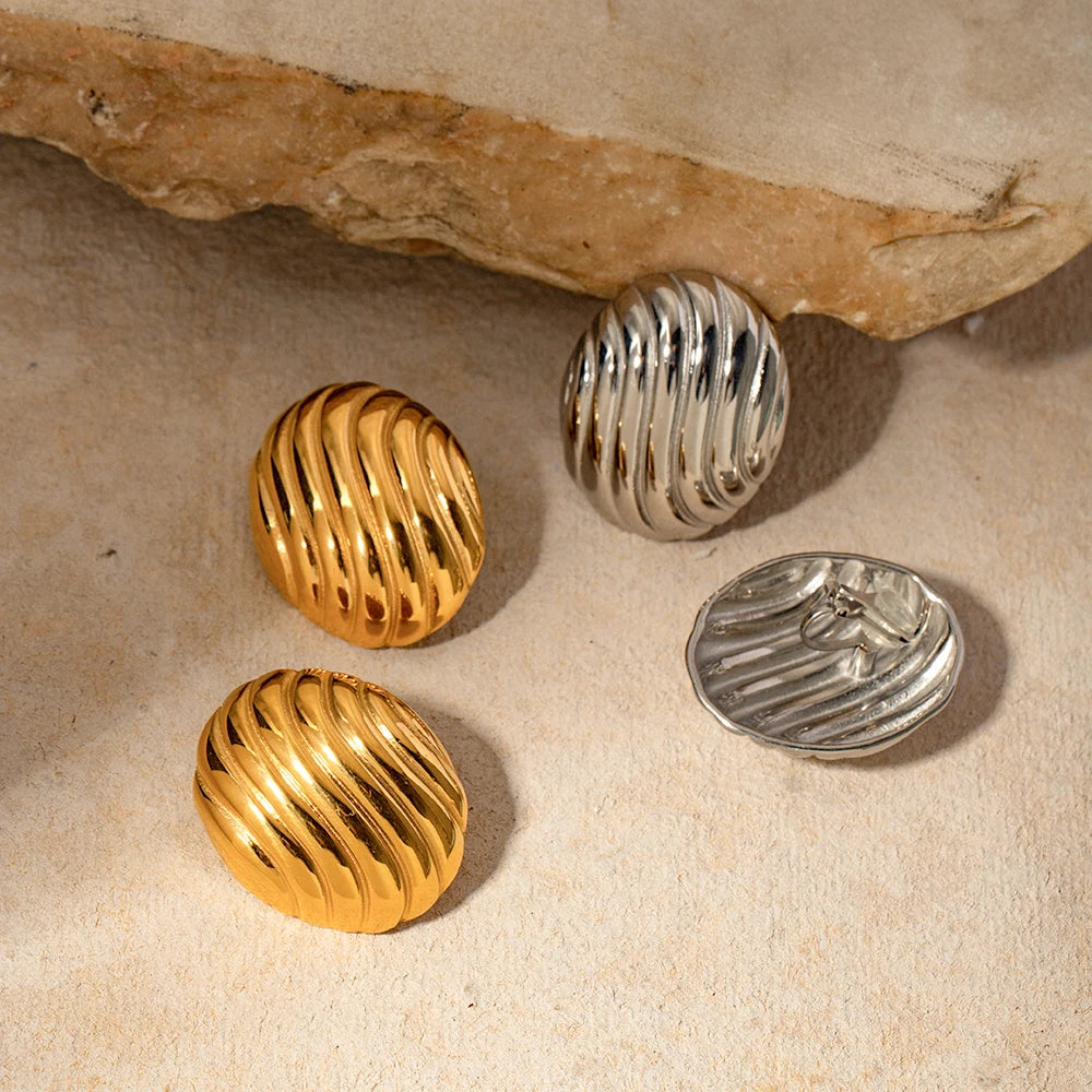 Roestvrijstalen minimalistische schelpstructuur 18K goud vergulde ovale draad oorbelclip verkleuringbestendig lichte luxe dames oorbellen