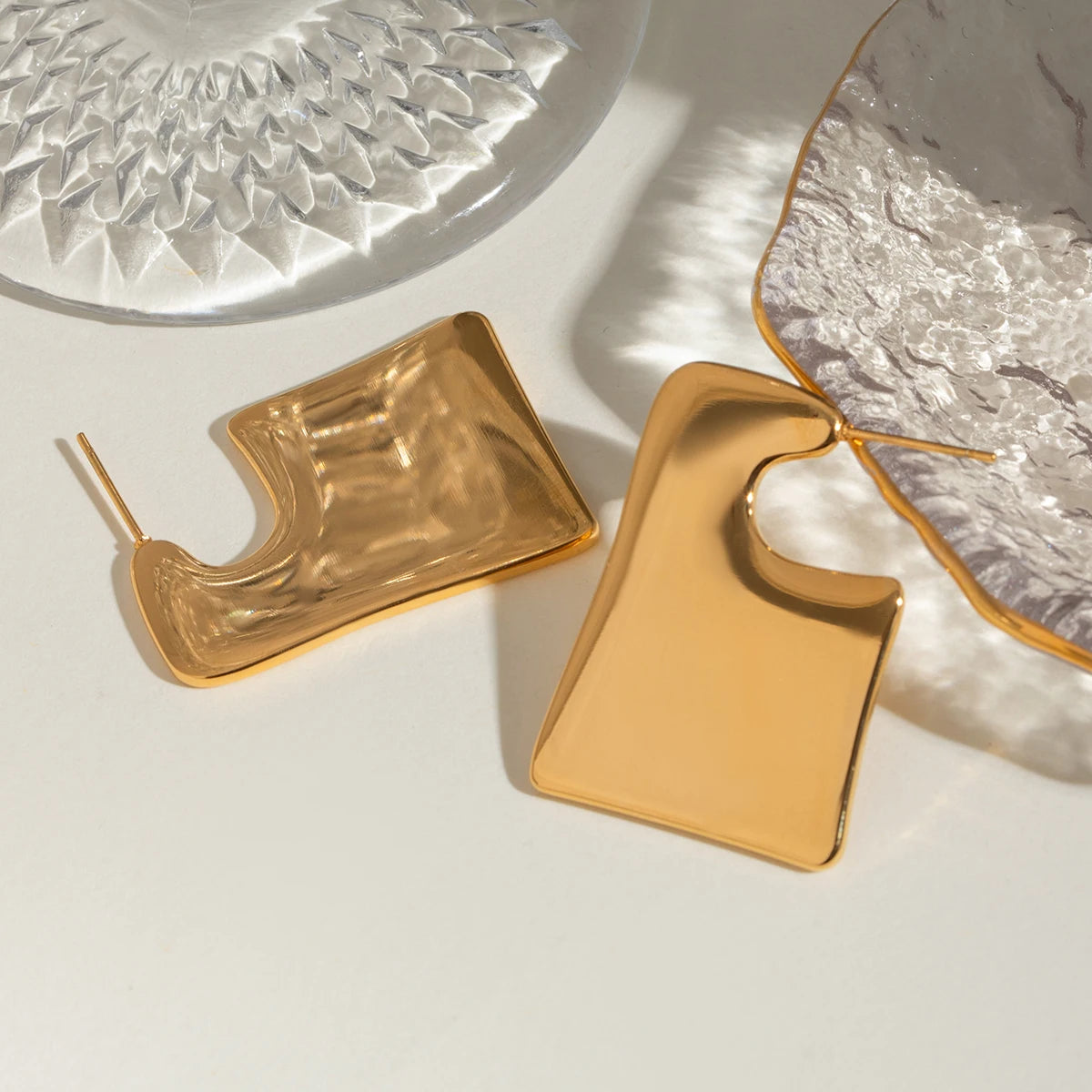 Stilfulde 18K forgyldte rustfrit stål Simple Store Glatte Uregelmæssige Øreringe Dame Charms Vandtæt smarte smykker