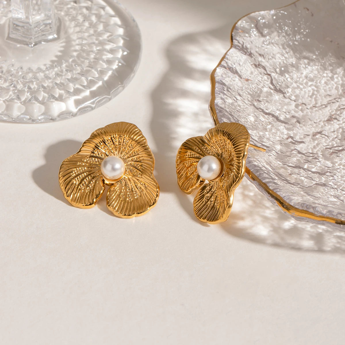 18K Stainless Steel Stylish Vintage Imitation Pearl Ribbed Flower Earrings  Women Trendy Charm Metal Chic Statement Jewelry