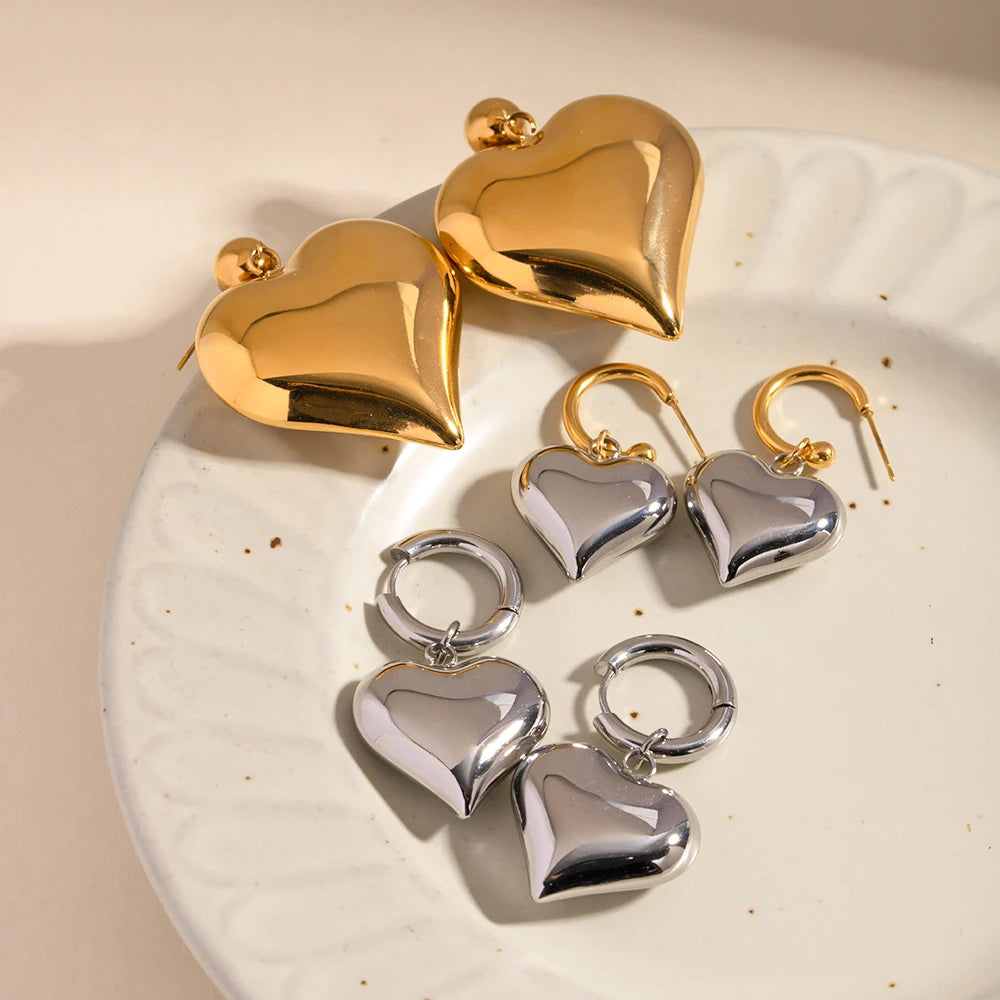 Pendientes de corazón liso de amor de acero inoxidable chapados en oro de 18K Serie hipoalergénica resistente al deslustre y al agua Joyería gruesa para mujer