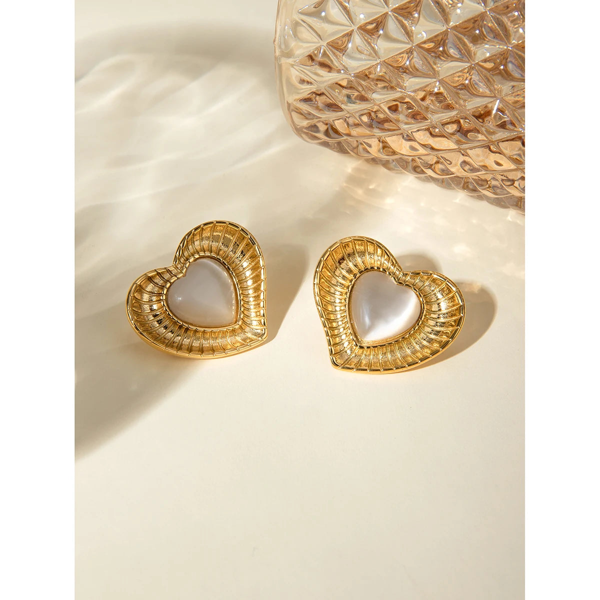 Edelstahl Liebesherz Weiße Katze Opal Ohrringe 18K Goldbeschichtet Rostfrei Temperament Charme Schmuck Bijoux für Frauen