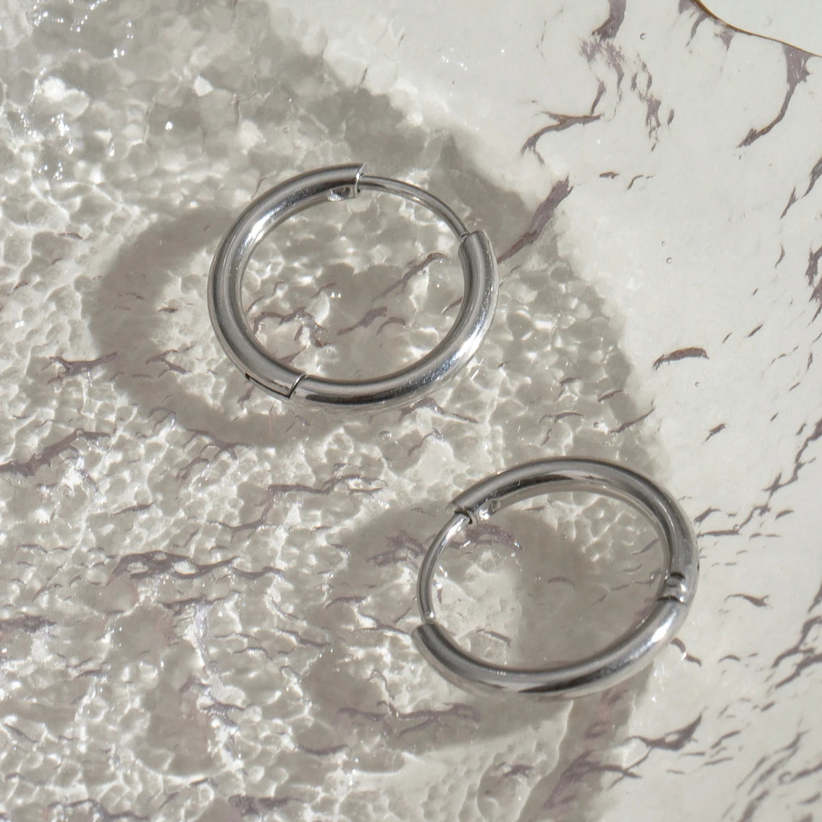 Stylish 18K Gold Plated Stainless Steel Simple Steel Color Hoop Earrings Women Charms Water Resistant Chic Jewelry