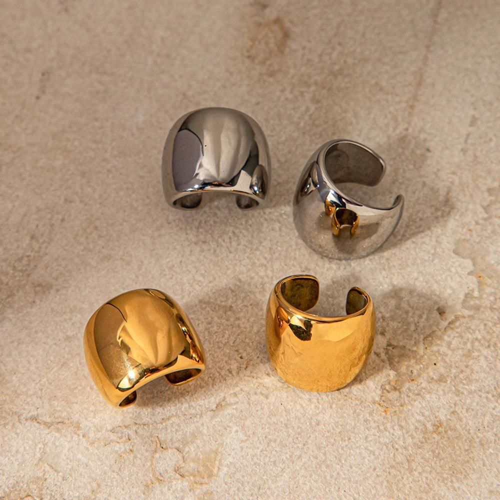 2023 Ny minimalistisk rustfrit stål 18K forgyldt glat øreclips Anløbssikker lette luksus øresmykker til kvinder