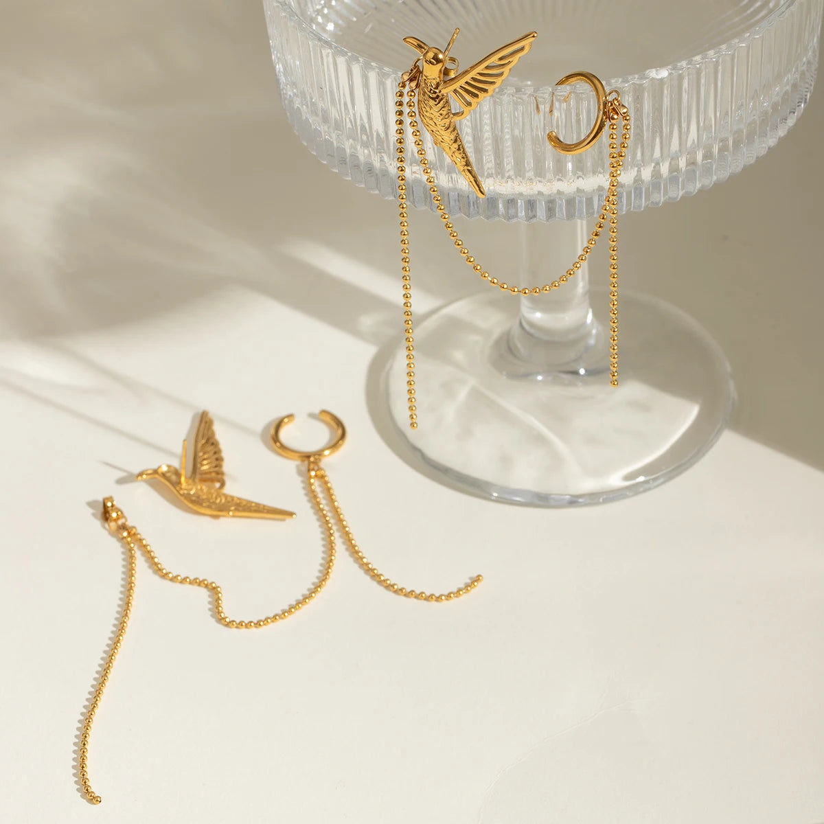 18K forgyldt rustfrit stål Peace Dove Wings White Rhinestone Tassel Øreclips Kvinder Charms Vandtæt Smykker Gala Gave