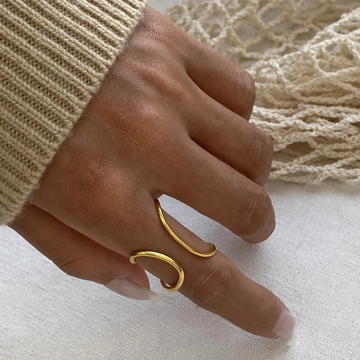 Anillo de apertura con líneas geométricas minimalistas de acero inoxidable, chapado en oro de 18K, a prueba de óxido, encanto de temperamento libre, joyería bijoux