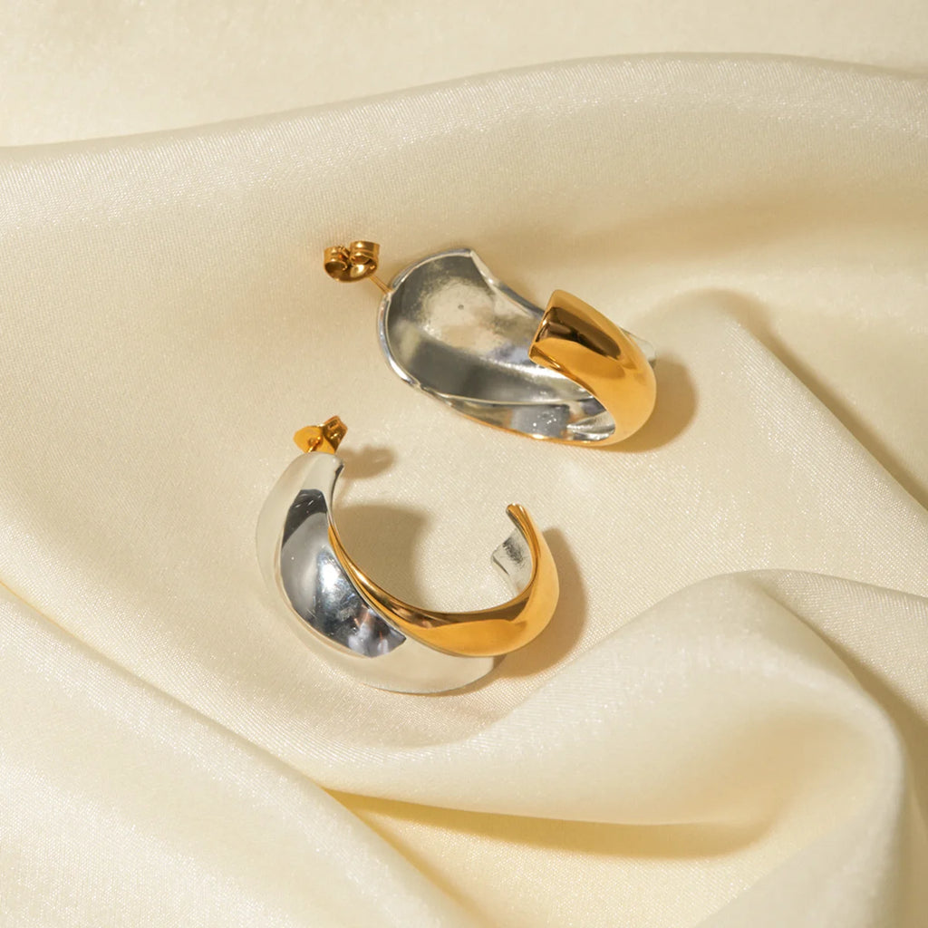 18kゴールドメッキ スタイリッシュなゴールド＆シルバー マッチングC字型イヤリング ステンレススチール レディース アレルギー防止 メタル 独特なジュエリー