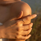 Einfacher Stil Edelstahl Wasserdicht 18K Goldbeschichtet Gänseblümchen Tropfen Öl Offener Ring Luxus Schatz Schmuck zum Tragen