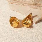 Geometriske vandtætte 18 karat forgyldte rustfrit stål tekstur buede øreringe charme metalerklæring Anti-allergiske smykker