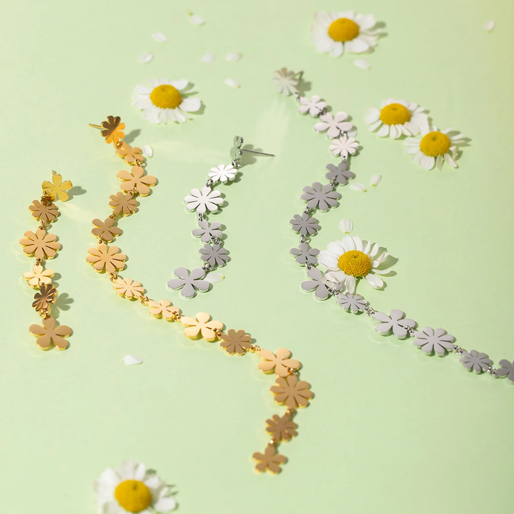 Chic Estate Orecchini Pendenti Lunghi Asimmetrici a Margherita Piccola in Acciaio Inossidabile Placcati Oro 18K PVD Gioielli Statement Donna