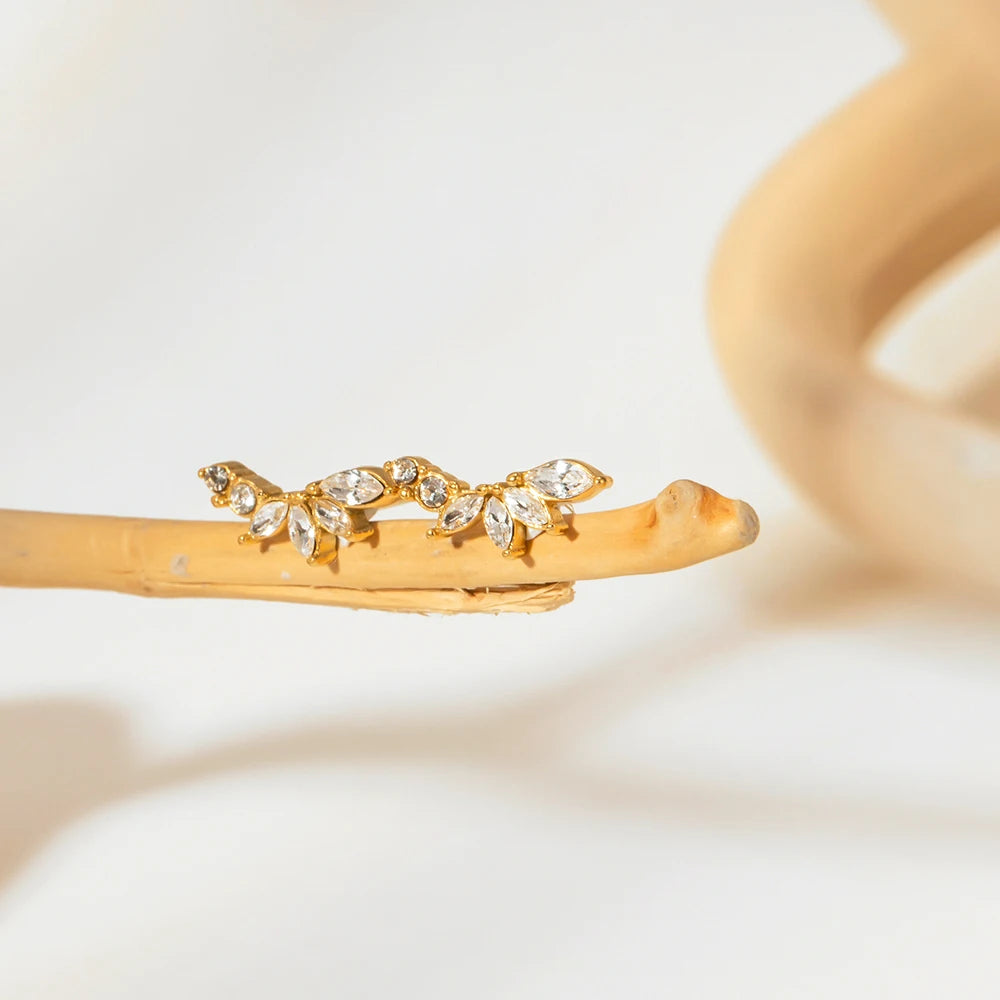 18 K forgyldt rustfrit stål Blomsterøreringe Indlæg Zirkon Metal Gylden Charm Sommer Smykker Vandtæt Tilbehør Bijoux Femme