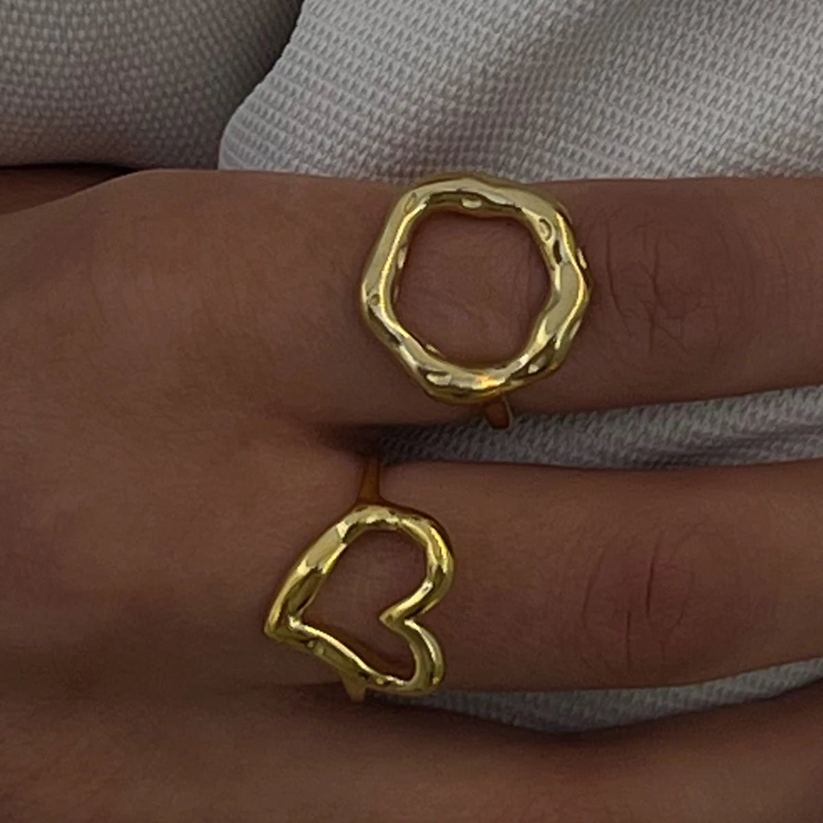 Bague fermée en acier inoxydable plaqué or 18 carats, design creux ovale unique, texturé métallique, élégante, bijou pour femmes