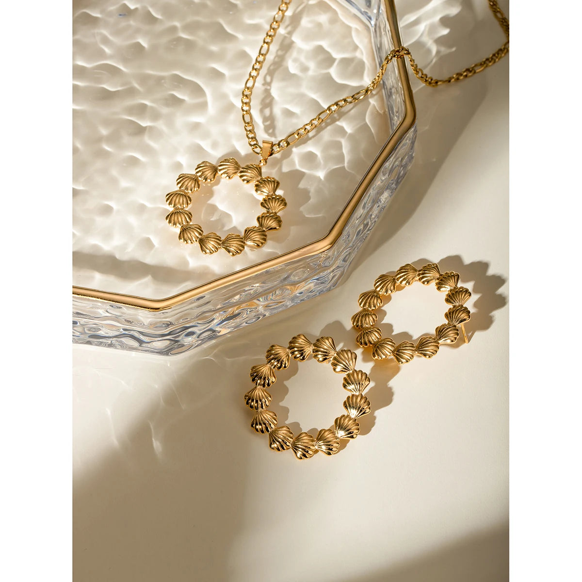 Minimalistisk 18K PVD-belagt lys hyggeligt rustfrit stål rund skalformet øreringe halskæde sæt Trendy kvinder premium smykker Bijoux