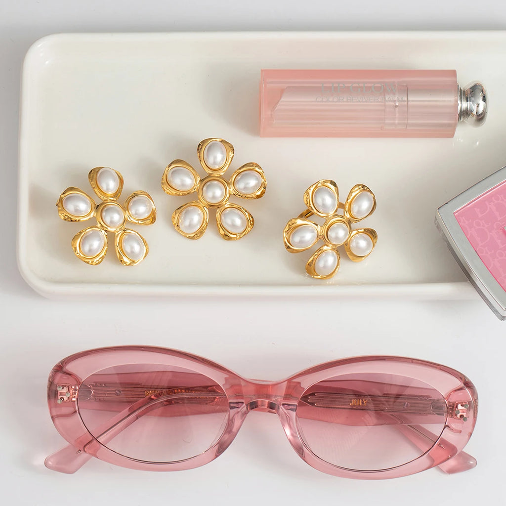 Minimalistische 18k vergoldete Edelstahl Imitationsperlen Hammerstruktur Blumenring Ohrringe Damen Anti-Allergie Charmschmuck