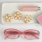 Minimalistische 18k vergoldete Edelstahl Imitationsperlen Hammerstruktur Blumenring Ohrringe Damen Anti-Allergie Charmschmuck