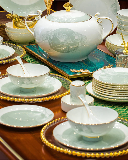 60 stykker Bone China-stel med farverig glasur Elegante skåle og tallerkener til hjemmet Keramiske skåle og tallerkener