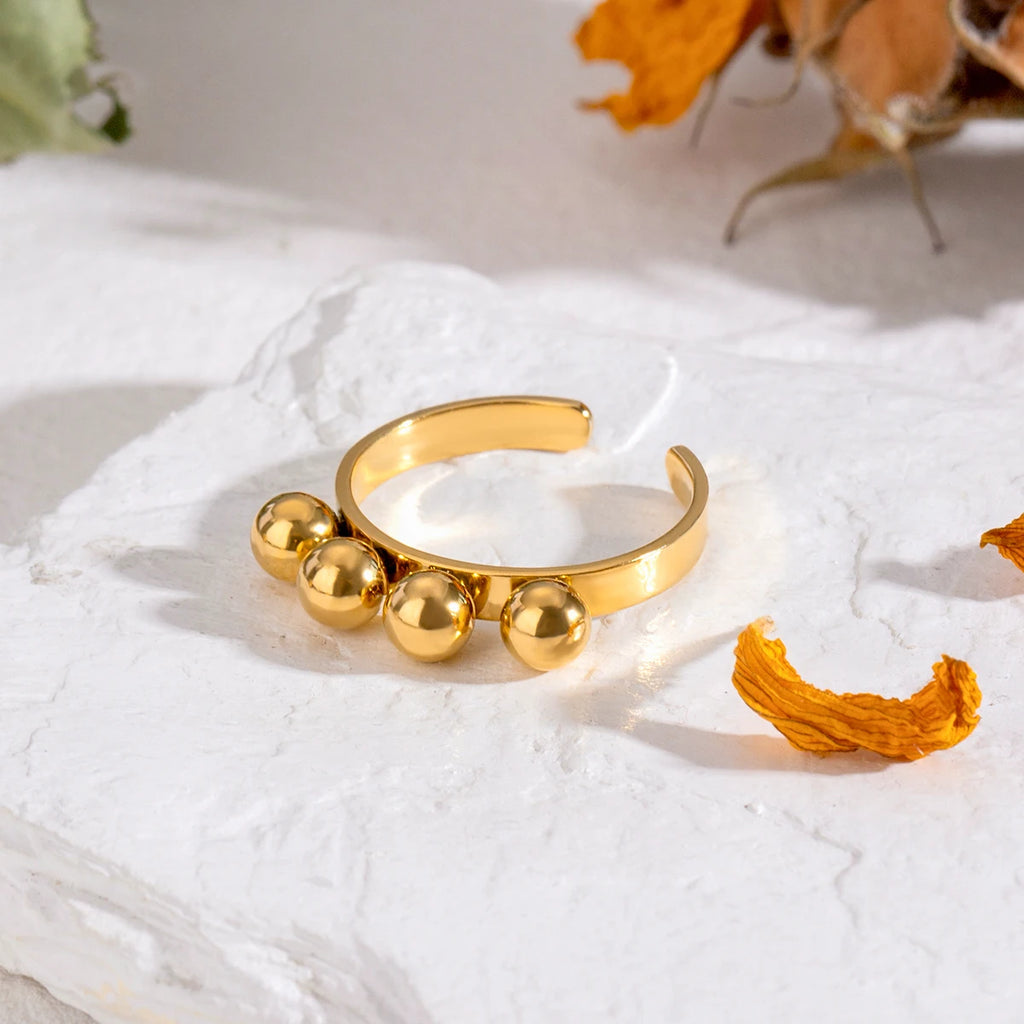 Personalisierter Ball mit glatter Oberfläche, Öffnungsring aus Edelstahl, 18K PVD goldbeschichtet, allergiepräventiver Schmuck