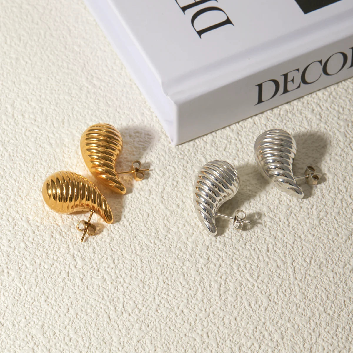 گوشواره‌های میخی محبوب وینتیج از جنس استیل ضدزنگ به شکل قطره آب با روکش 18K PVD، بافت ضدآب، جذاب، جواهرات روزانه، هدیه 2024