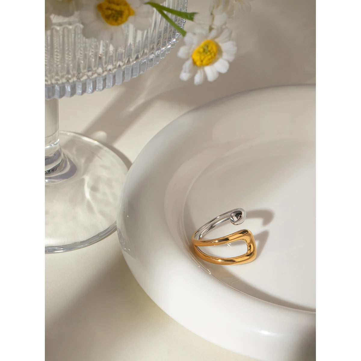 Minimalistische 18k Goud Vergulde Lichte Gezellige Kleur Matchende Kruis Asymmetrische Open Ring Charmante Roestvrijstalen Statement Sieraden