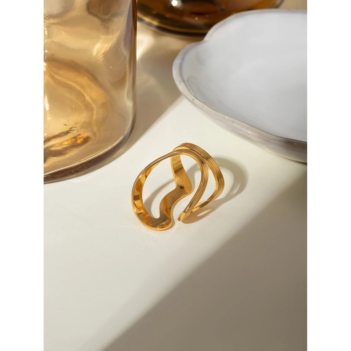 Roestvrijstalen minimalistische speciaal gevormde draadopening ring goudkleur licht gezellig vrouwen 18K PVD gecoate waterdichte sieraden