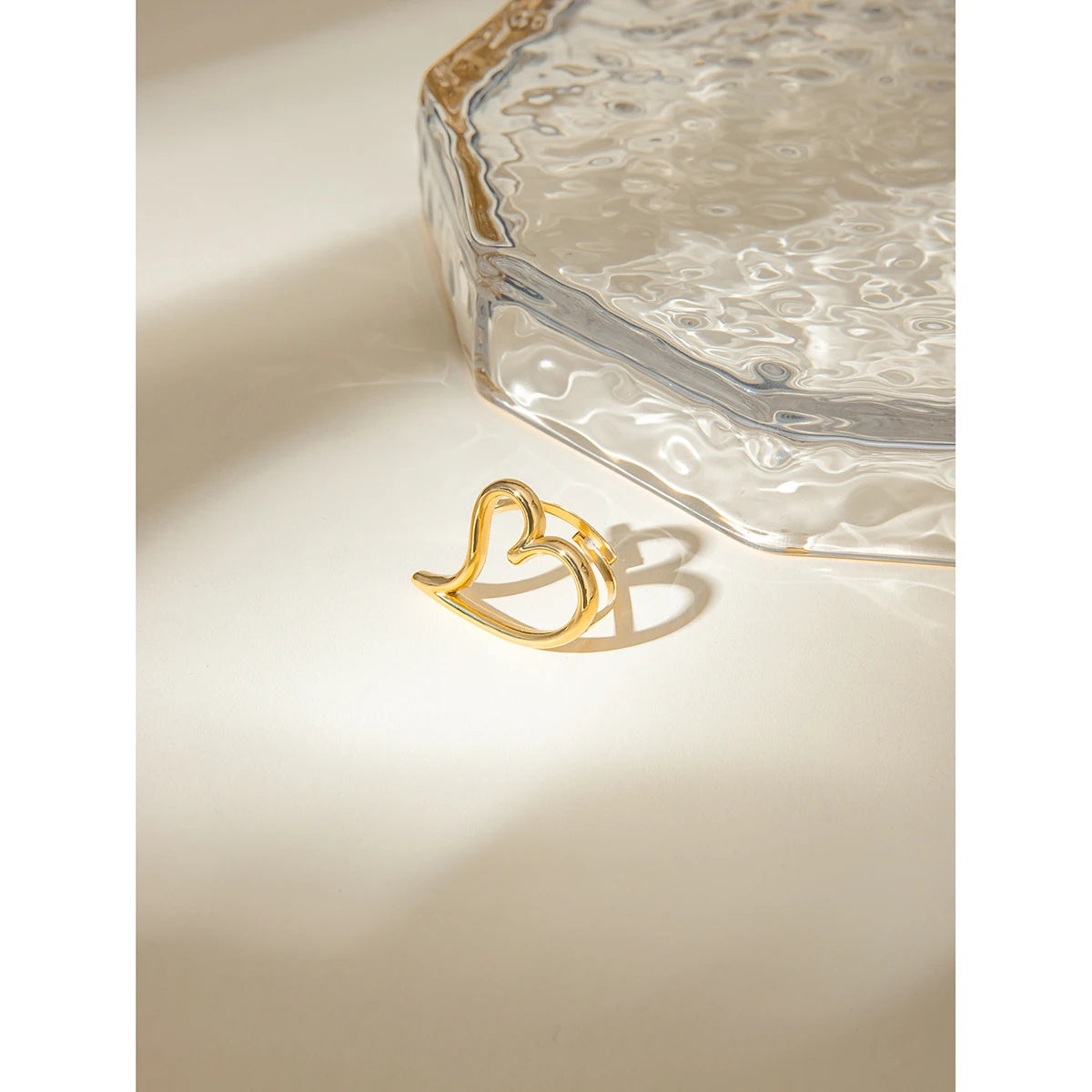 Stainless Steel Smooth Hollow Big Love Heart Ring 18K Gold Plated Rust Proof Free Temperament Charm Jewelry Bijoux for Women