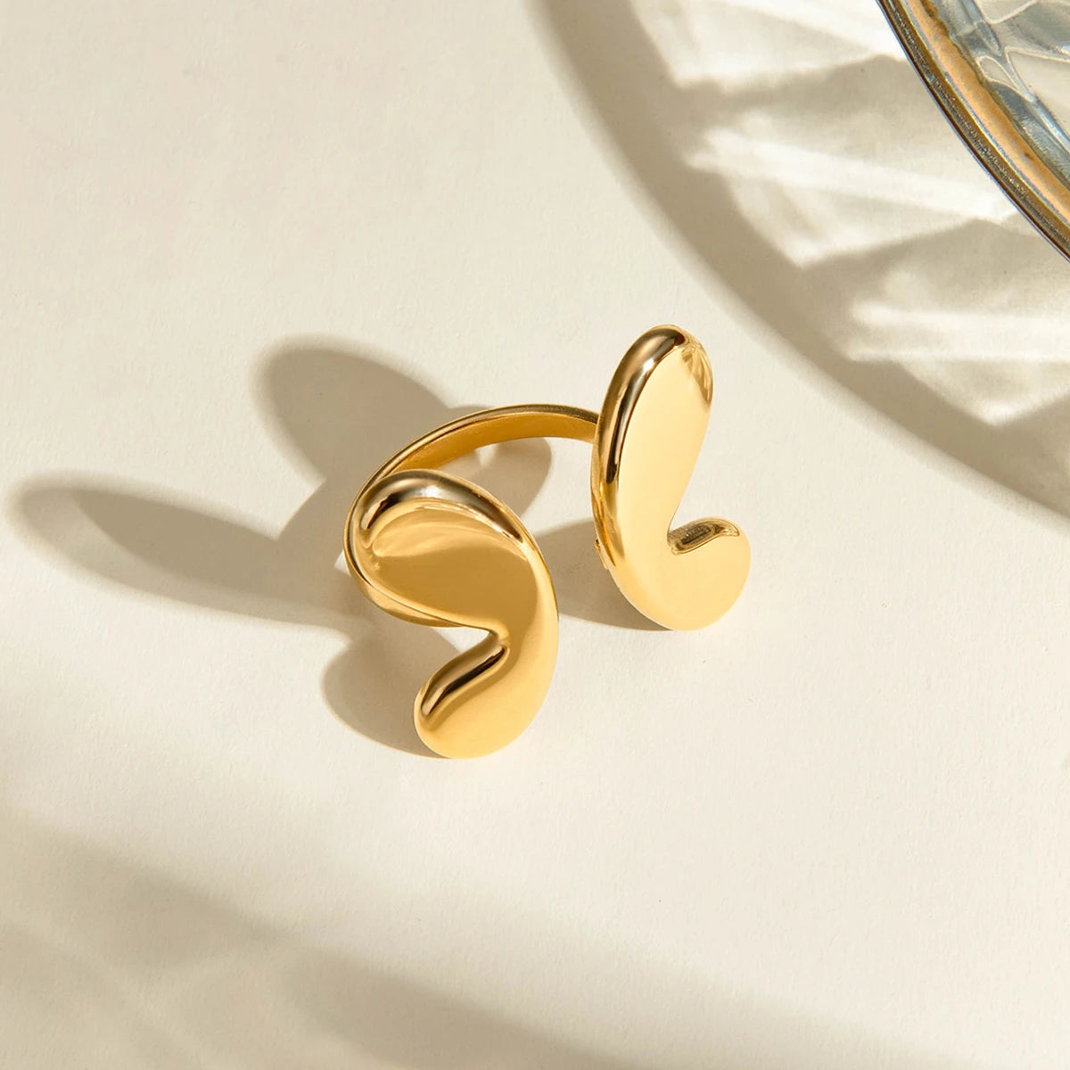 Vintage Stainless Steel 18K PVD Plated Smooth Butterfly Waterproof Charm Opening Ring High Quality Women Statement Jewelry