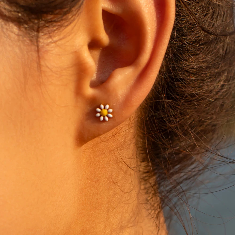 Einfacher Stil Edelstahl Wasserdicht 18K Goldbeschichtet Gänseblümchen Tropfen Öl Offener Ring Luxus Schatz Schmuck zum Tragen