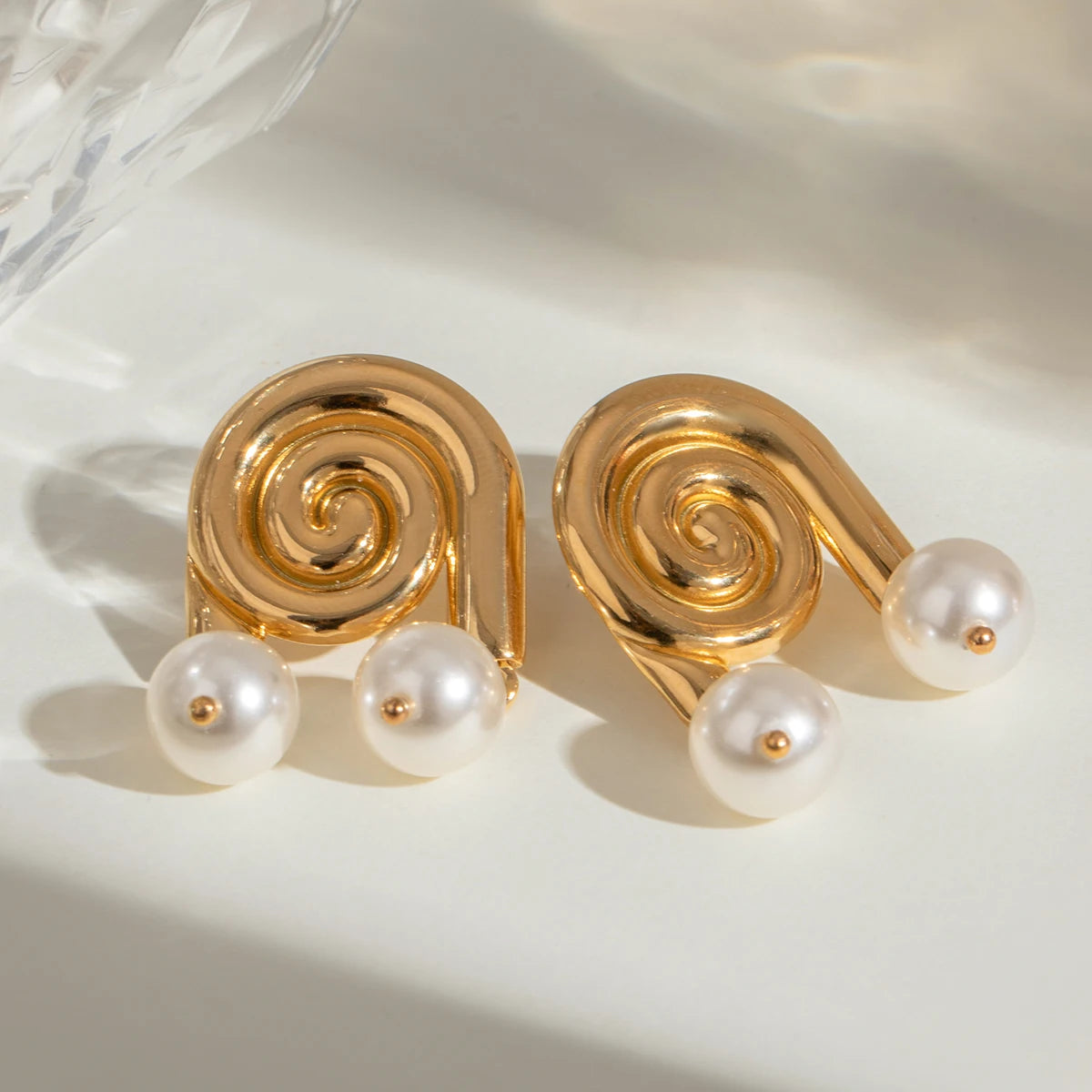 Personalisierte 18K Edelstahl Spiralförmige Gestreifte Conch Glas Perlen Hängende Ohrringe Damen Anti-Allergisch Eleganter Trendiger Schmuck