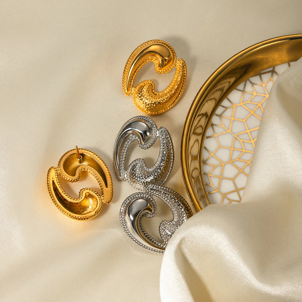 Kreativ 18K vandtæt rustfrit stål Chic modestuds geometriske øreringe Guldbelagte charme kvinder elegante smykker