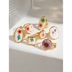 Leichter, gemütlicher, 18k vergoldeter minimalistischer weißer Tropfen-Öl getrockneter Blumen-Open-End-Ring für Frauen aus Edelstahl Statement-Schmuck