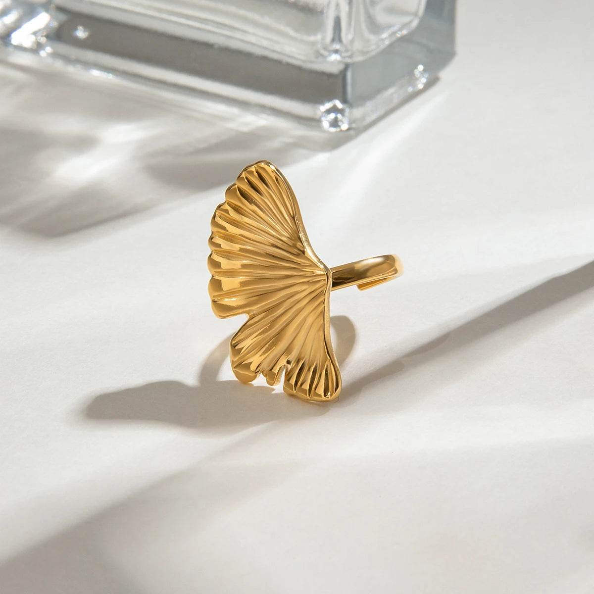 Gold-Silber-Farbabstimmung Mehrschichtiger Unregelmäßiger Stahlkugelring 18K PVD-beschichtet Damen Anti-Allergie Metallanhänger Täglicher Schmuck