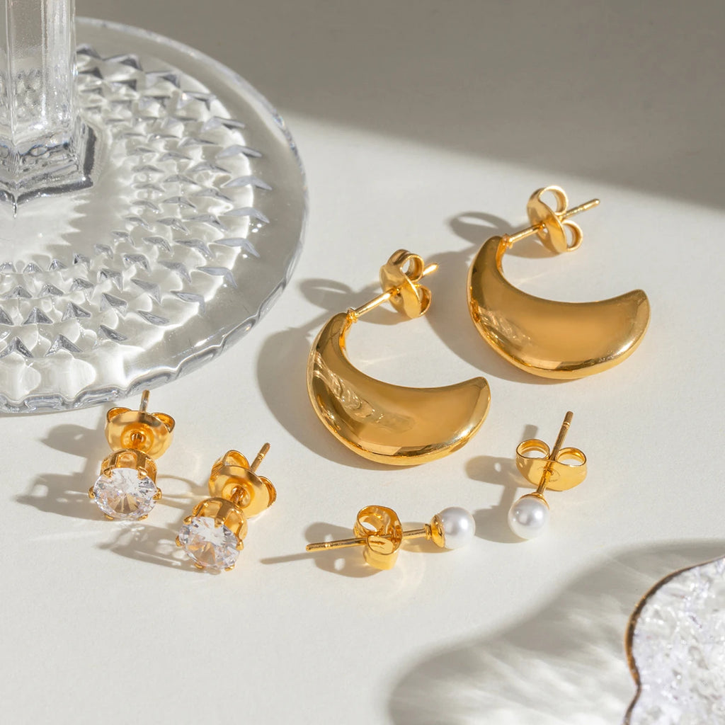 Trendy 18k rustfrit stål hvid zirkon plast perle C form måne glatte øreringe kvinder statement Rustfri smykker