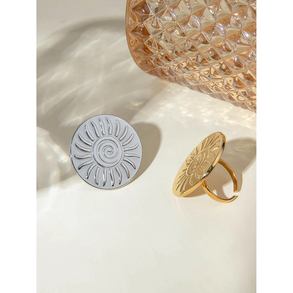 Uitzonderlijke 18K PVD-geplateerde roestvrijstalen delicate ronde middelste zonnebloem open ring dames hoge kwaliteit charme stijlvolle sieraden